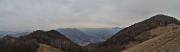 37 A dx Colle di Sant'Anna a sx cima Canto Alto, al centro vista sulla conca di Zogno